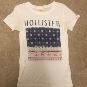 A hollister tee shirt